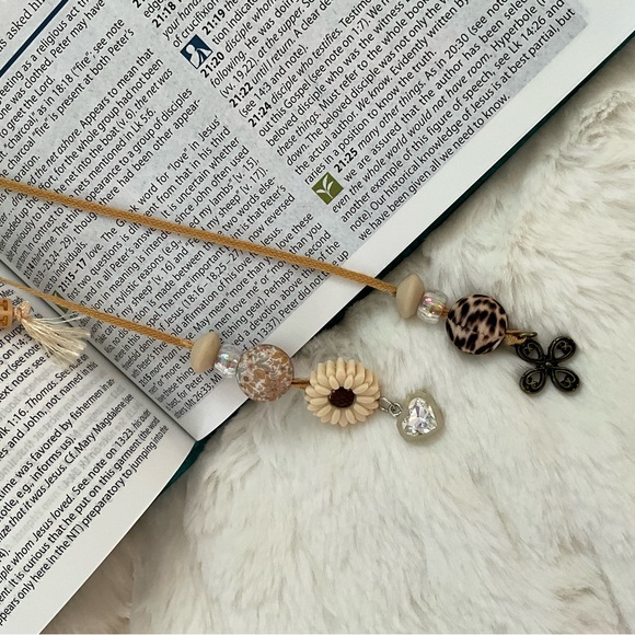 FAITH SISTER CREATIONS HANDMADE TASSEL BIBLE BOOKMARKS UP TO 9” PAGE LENGTH - Picture 2 of 8